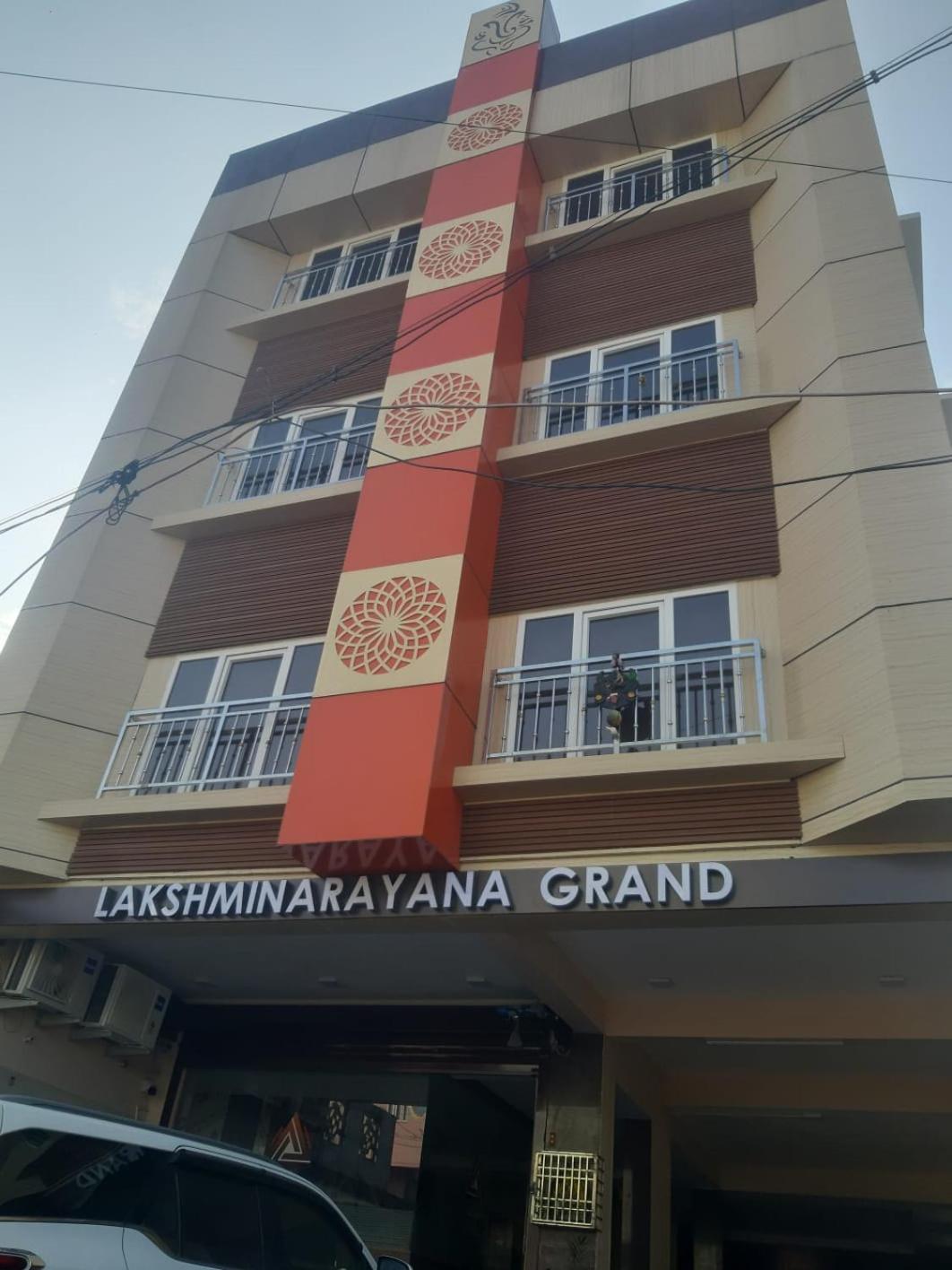 Lakshmi Narayana Grand Hotel กาญจีปุรัม ภายนอก รูปภาพ